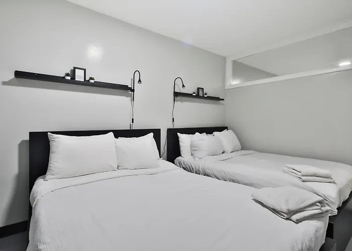 Parc Avenue LoftsHotel Montreal